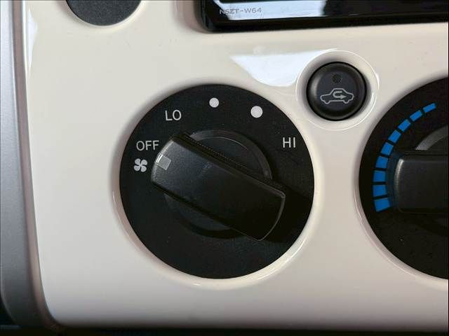 TOYOTA FJ CRUISER 4WD 2015 Image 31