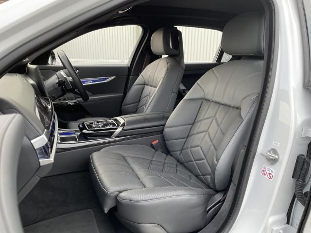 BMW 7SERIES 2023 Image 31