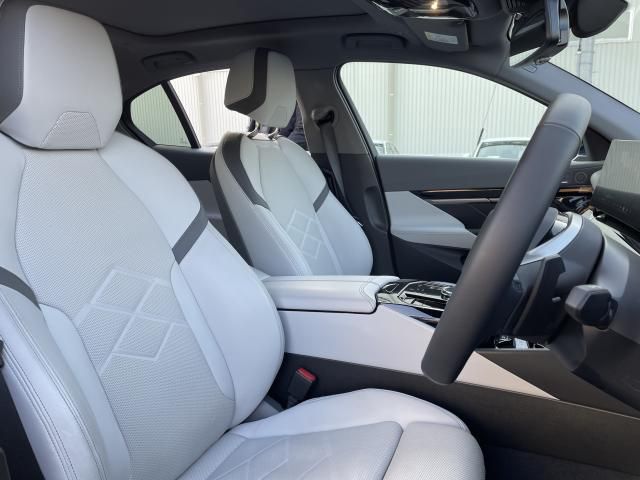 BMW 5SERIES SEDAN 2023 Image 31