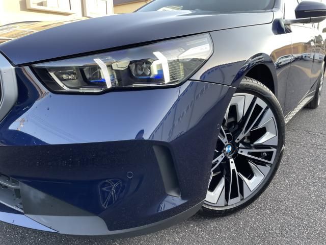 BMW 5SERIES SEDAN 2023 Image 31