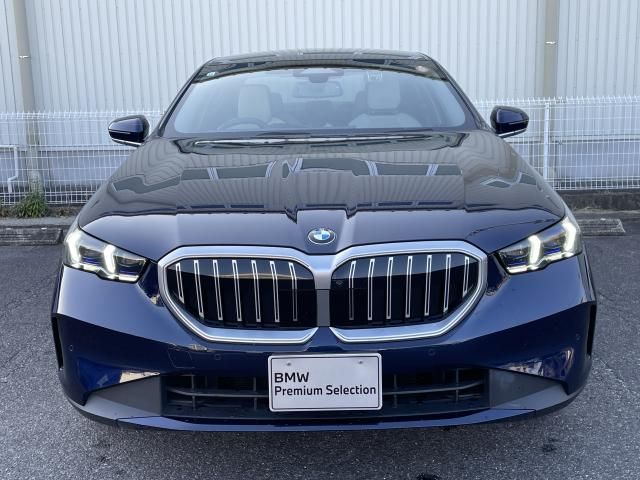 BMW 5SERIES SEDAN 2023 Image 31