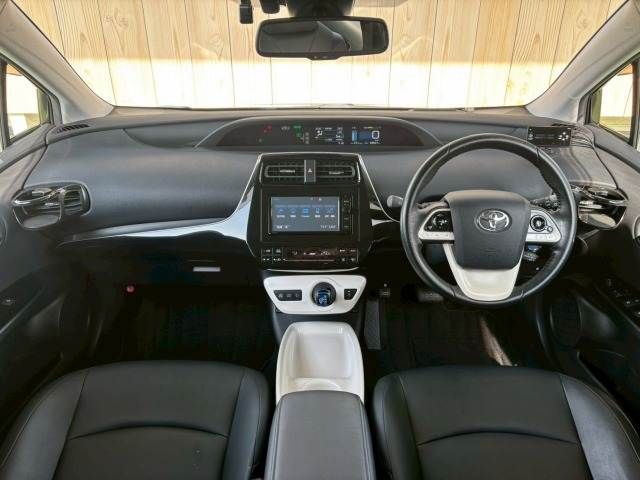 TOYOTA PRIUS 2015 Image 31