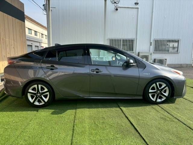 TOYOTA PRIUS 2015 Image 31