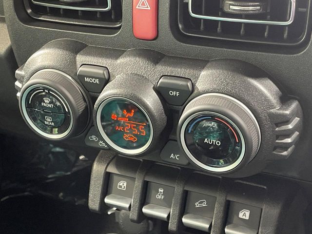 SUZUKI JIMNY NOMADE 2025 Image 31