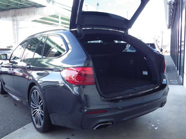 BMW 5SERIES TOURING 2017 Image 31