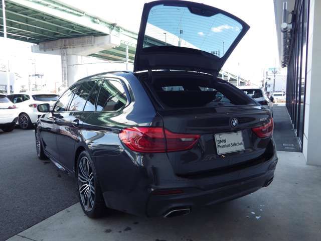 BMW 5SERIES TOURING 2017 Image 31