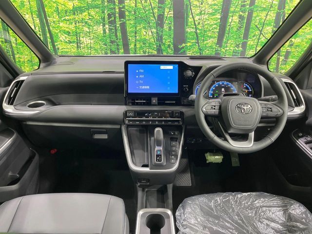 TOYOTA VOXY HYBRID 2026 Image 31