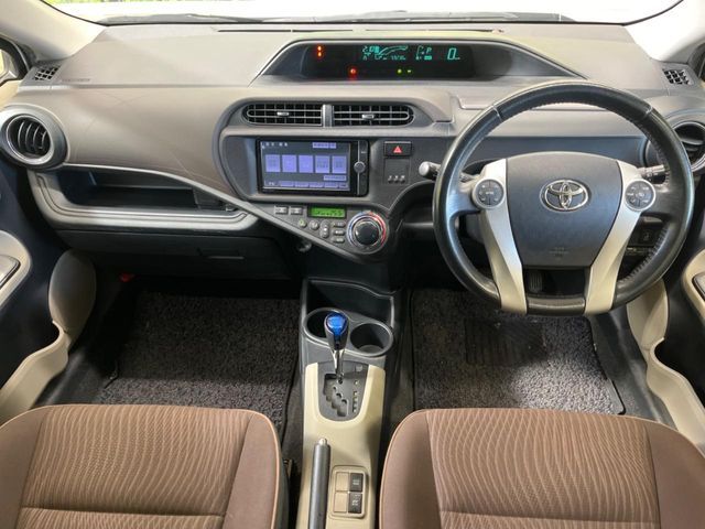 TOYOTA AQUA 2013 Image 31