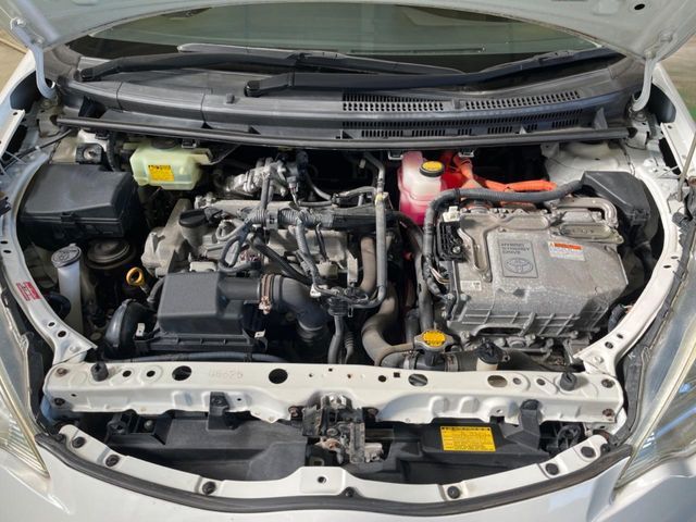 TOYOTA AQUA 2013 Image 31