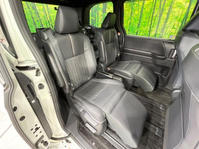 TOYOTA NOAH 2022 Image 31