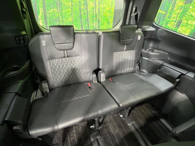 TOYOTA NOAH 2022 Image 31