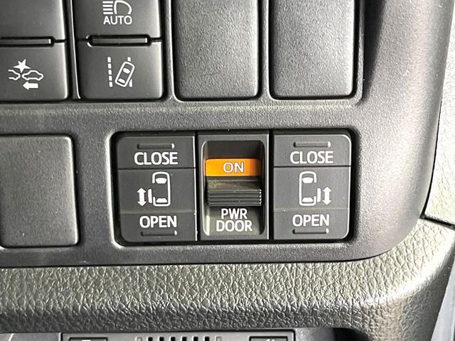 TOYOTA VOXY 2021 Image 31