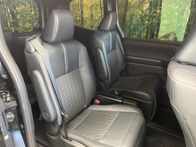 TOYOTA NOAH HYBRID 2023 Image 31