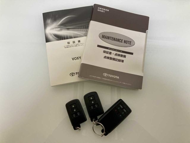 TOYOTA VOXY 4WD 2017 Image 31