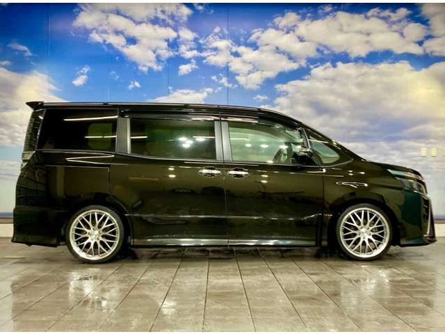 TOYOTA VOXY 4WD 2017 Image 31