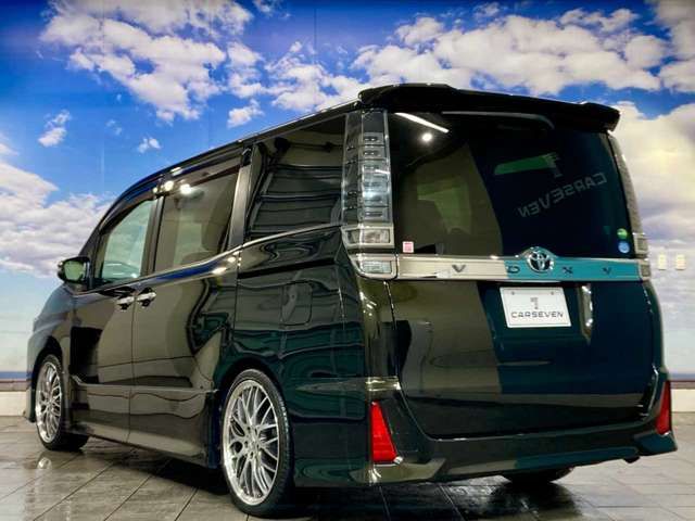 TOYOTA VOXY 4WD 2017 Image 31