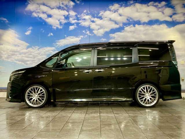 TOYOTA VOXY 4WD 2017 Image 31