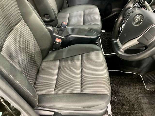 TOYOTA VOXY 4WD 2017 Image 31