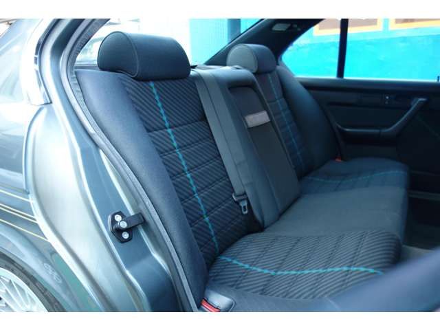 ALPINA B10 LIMOUSINE 1990 Image 31