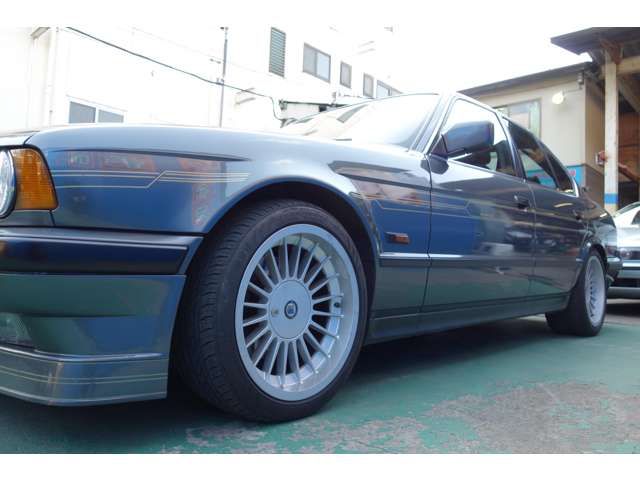 ALPINA B10 LIMOUSINE 1990 Image 31