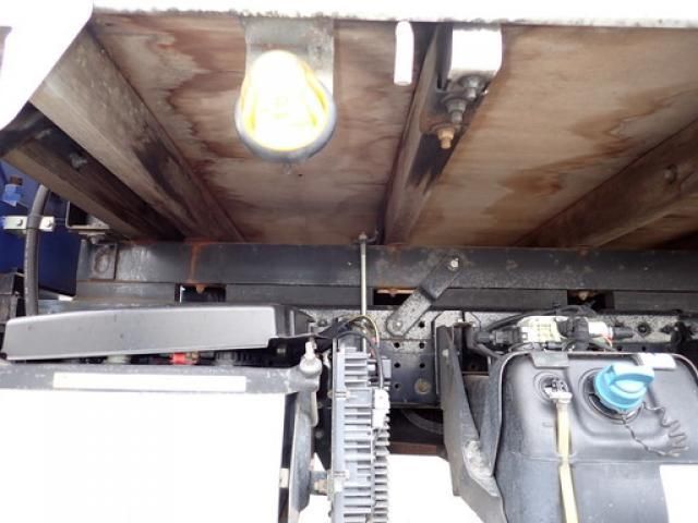 MITSUBISHI CANTER 2017 Image 31