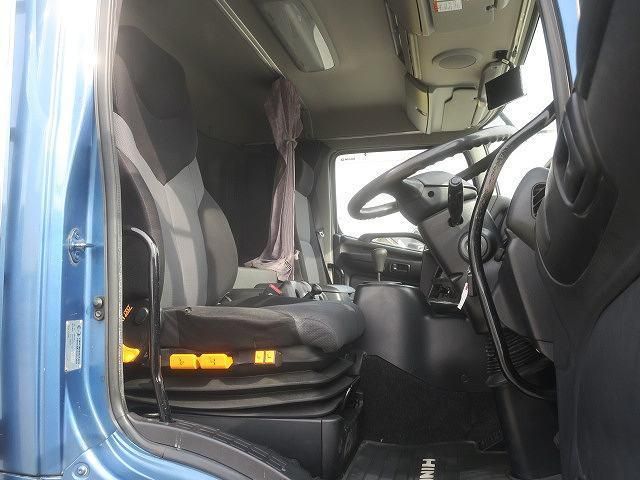 HINO PROFIA 2014 Image 31