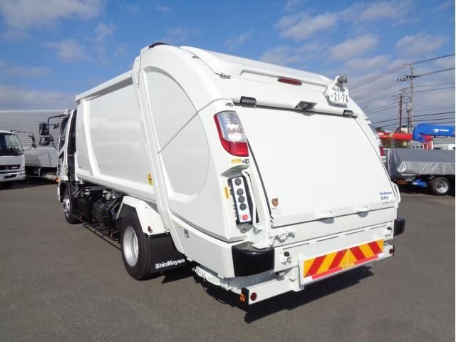 MITSUBISHI FUSOU FIGHTER 2025 Image 31