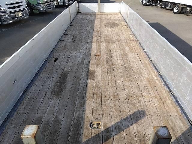 NISSAN DIESEL QUON 2017 Image 31