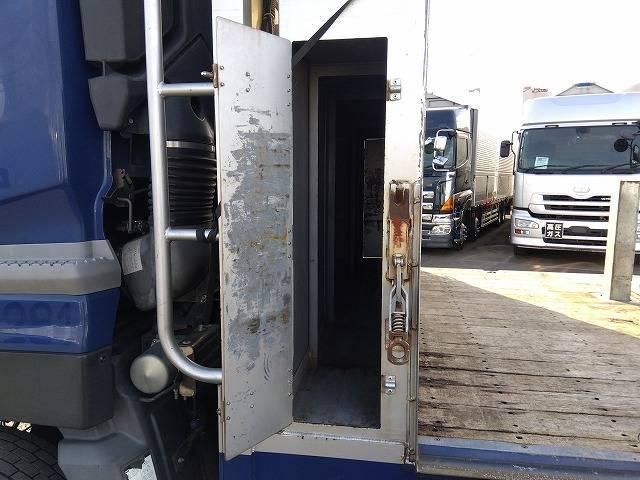 NISSAN DIESEL QUON 2017 Image 31