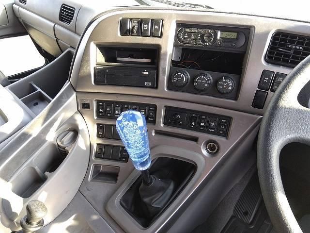 NISSAN DIESEL QUON 2017 Image 31