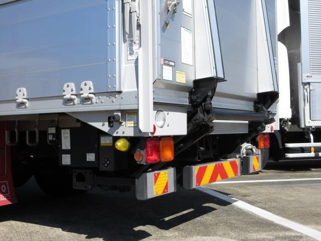 ISUZU FORWARD 2018 Image 31