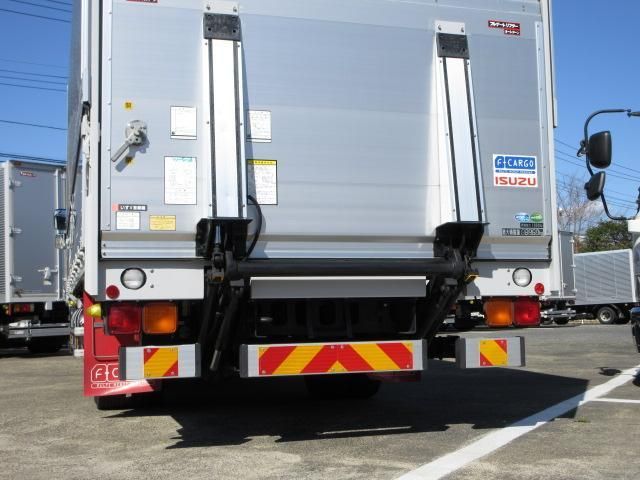 ISUZU FORWARD 2018 Image 31