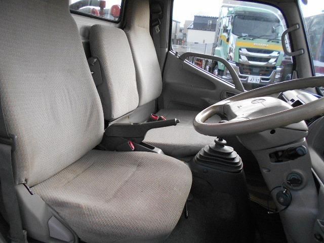 HINO DUTRO 2003 Image 31