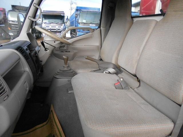 HINO DUTRO 2003 Image 31