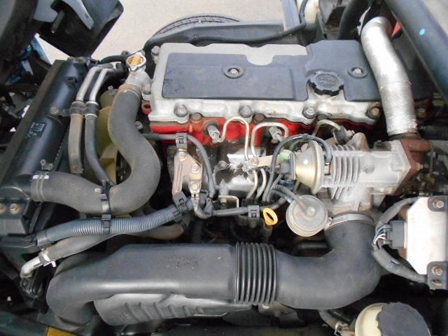 HINO DUTRO 2003 Image 31