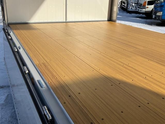 MITSUBISHI FUSOU FIGHTER 2024 Image 31