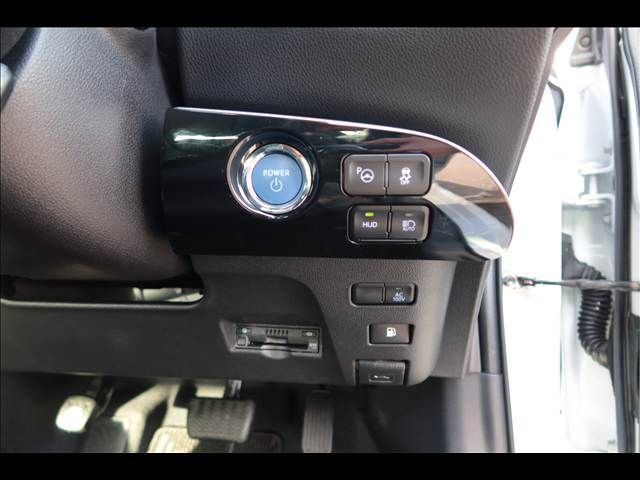 TOYOTA PRIUS 2021 Image 31