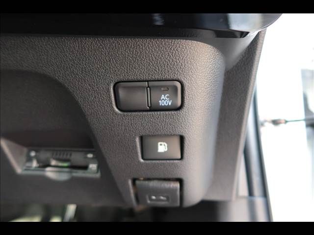 TOYOTA PRIUS 2021 Image 31