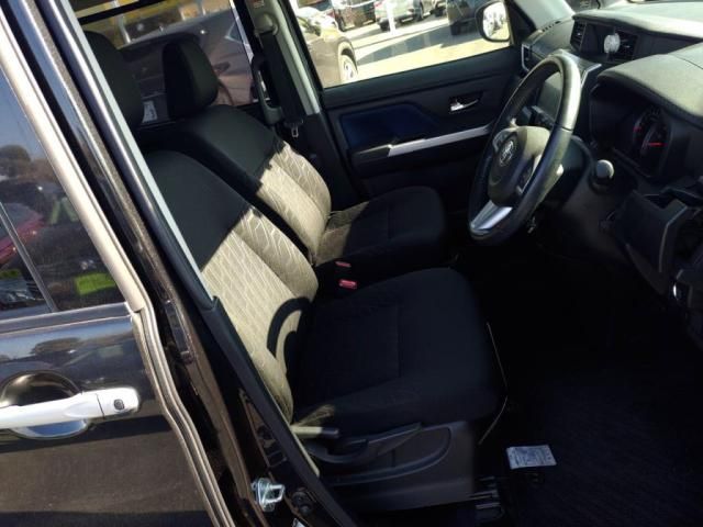 TOYOTA TANK 2018 Image 31