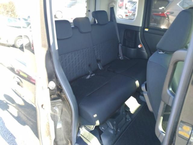 TOYOTA TANK 2018 Image 31