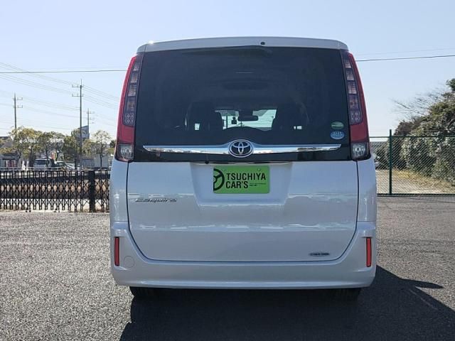 TOYOTA ESQUIRE 2016 Image 31