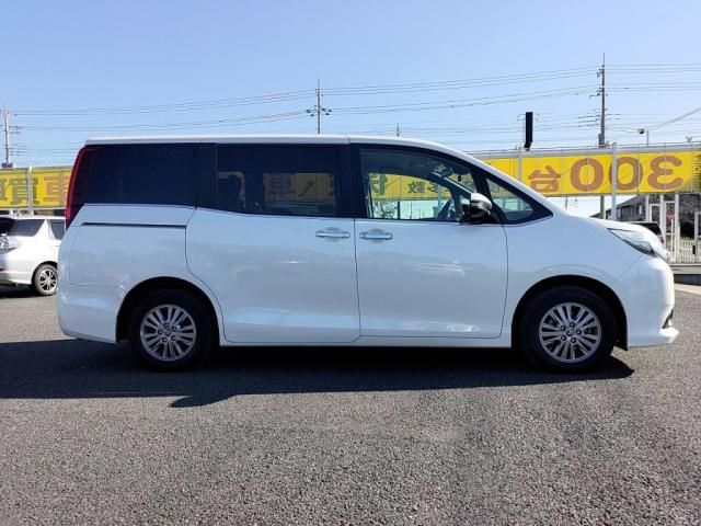 TOYOTA ESQUIRE 2016 Image 31