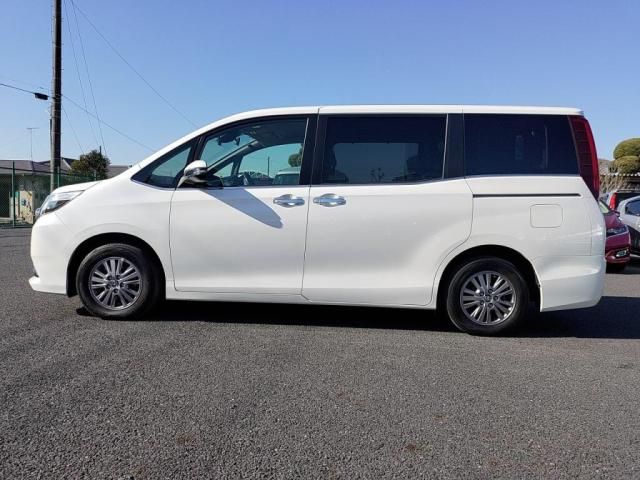 TOYOTA ESQUIRE 2016 Image 31