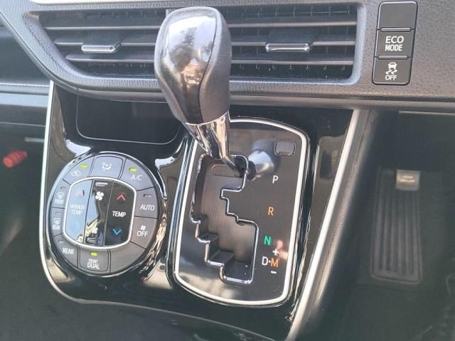 TOYOTA ESQUIRE 2016 Image 31