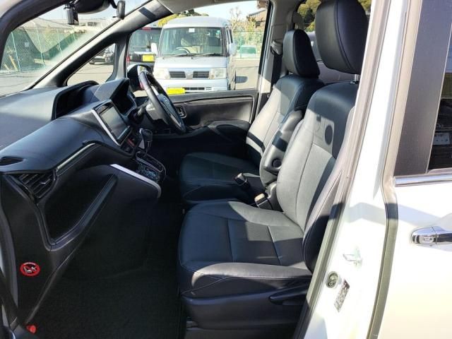 TOYOTA ESQUIRE 2016 Image 31