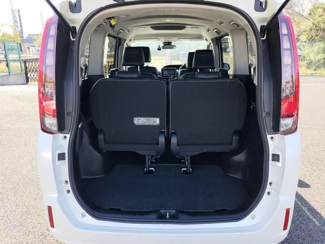 TOYOTA ESQUIRE 2016 Image 31