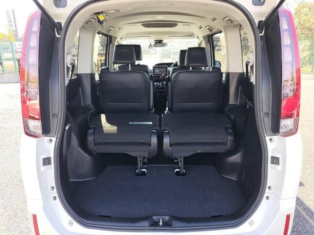 TOYOTA ESQUIRE 2016 Image 31