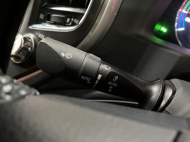 TOYOTA CROWN SEDAN HYBRID 2016 Image 31