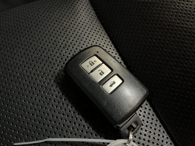 TOYOTA CROWN SEDAN HYBRID 2016 Image 31