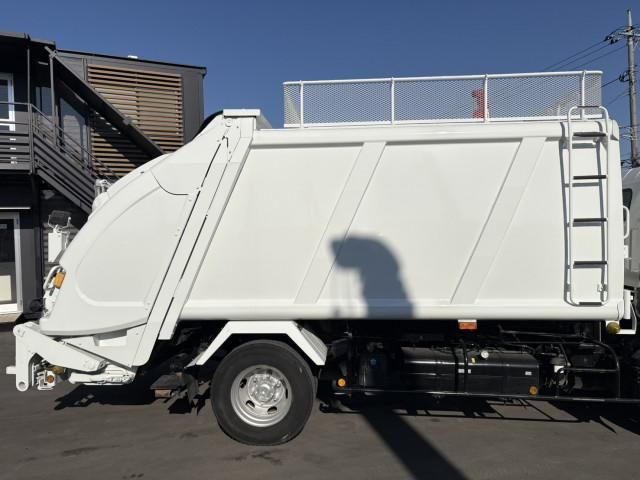 MITSUBISHI CANTER 2015 Image 31